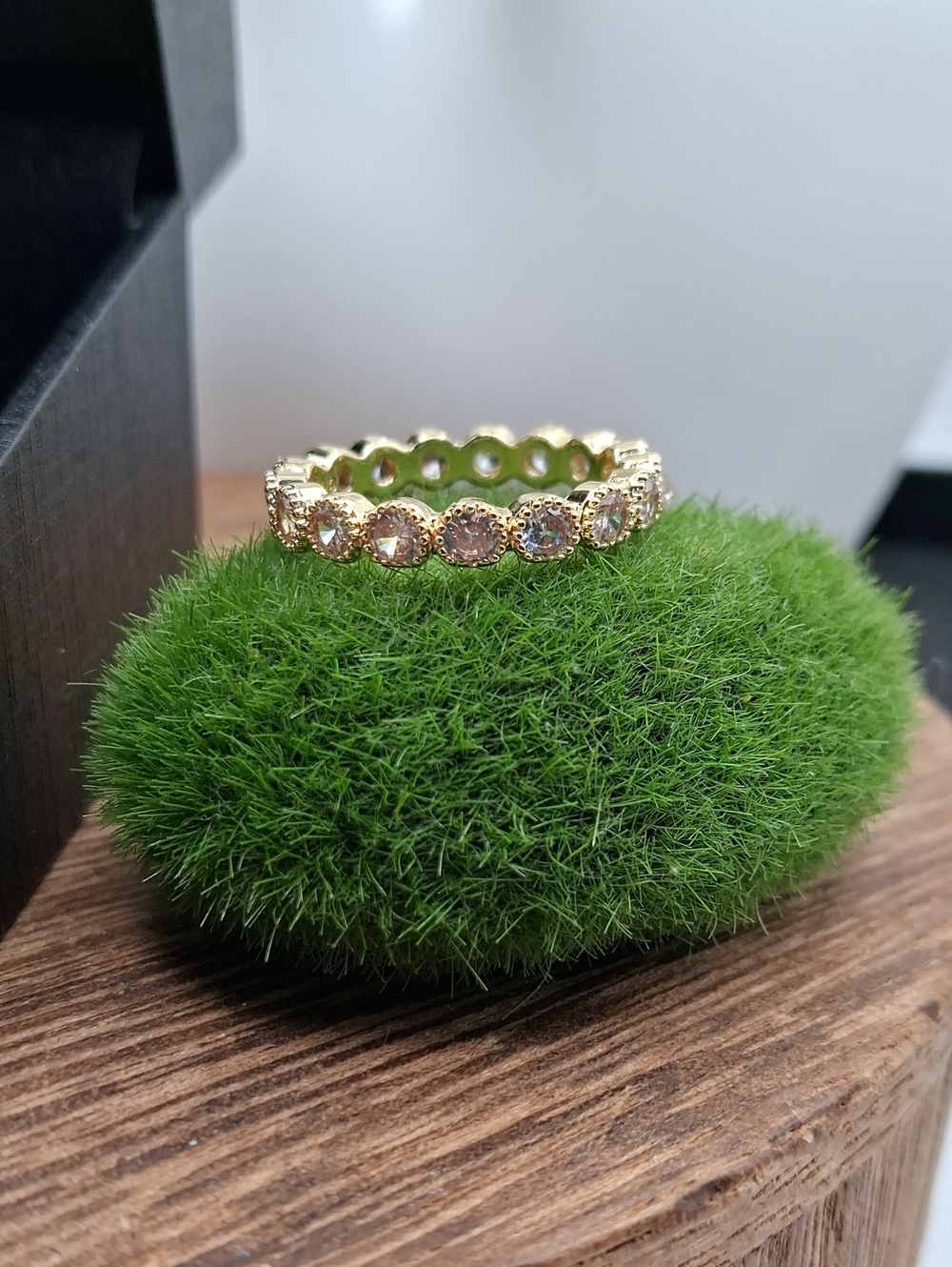 Gold Tone Wreath Crystal Eternity Ring - Women Jewelry Size 8 R835